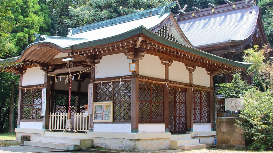 *日奈久温泉神社：600年前孝行息子がお告げを受けて発見したという日奈久温泉。その神様を祭る神社。