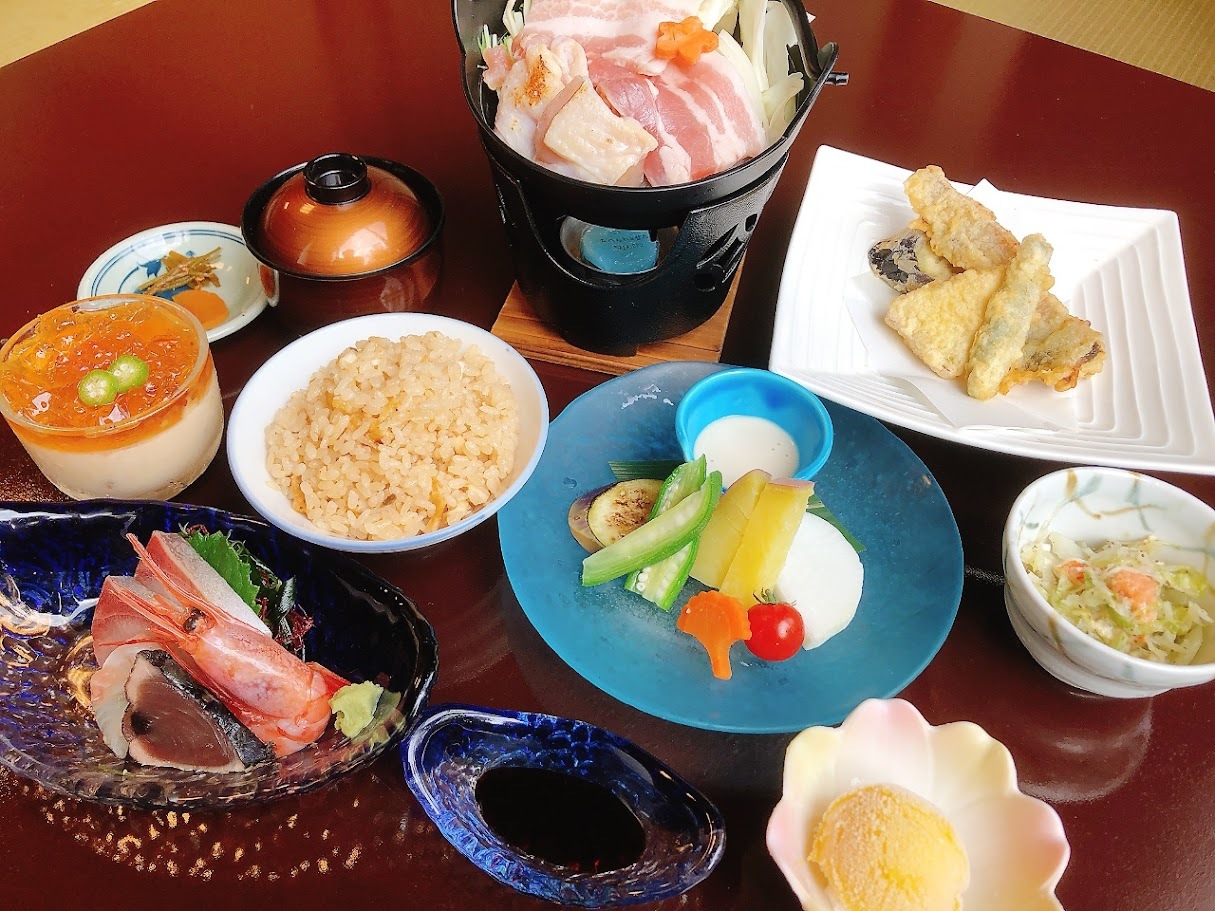 4/1〜11/4泊　山陰の幸いっぱい！出汁とお野菜、お魚にこだわった旬の会席　自慢の鯛めし召し上がれ
