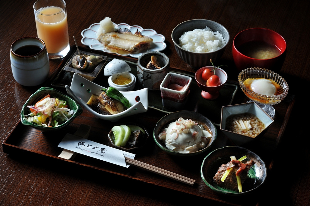 アル・ケッチァーノおせちと迎春朝食──新春を彩る庄内の味覚と湯のぬくもり