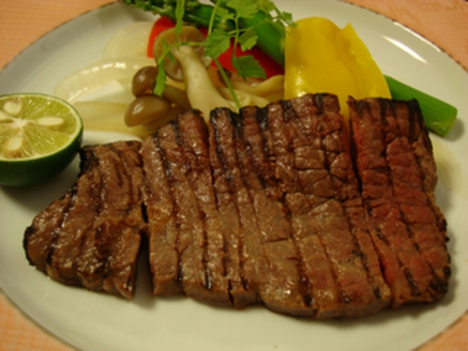 山形県産牛のステーキの一例