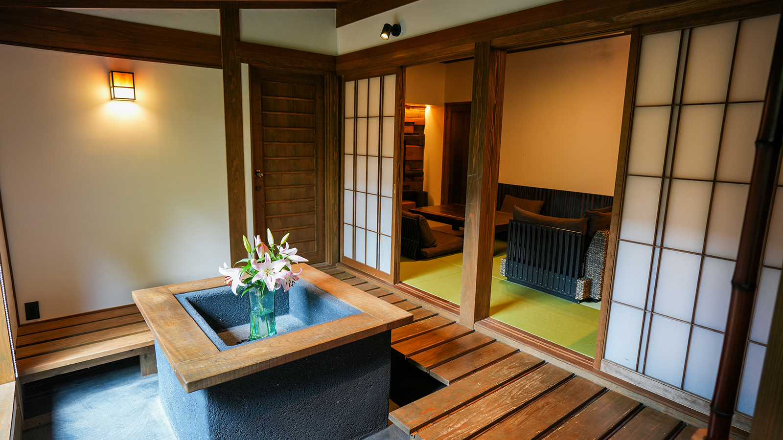 水郷（専用内湯付・和室・定員４名）特別室