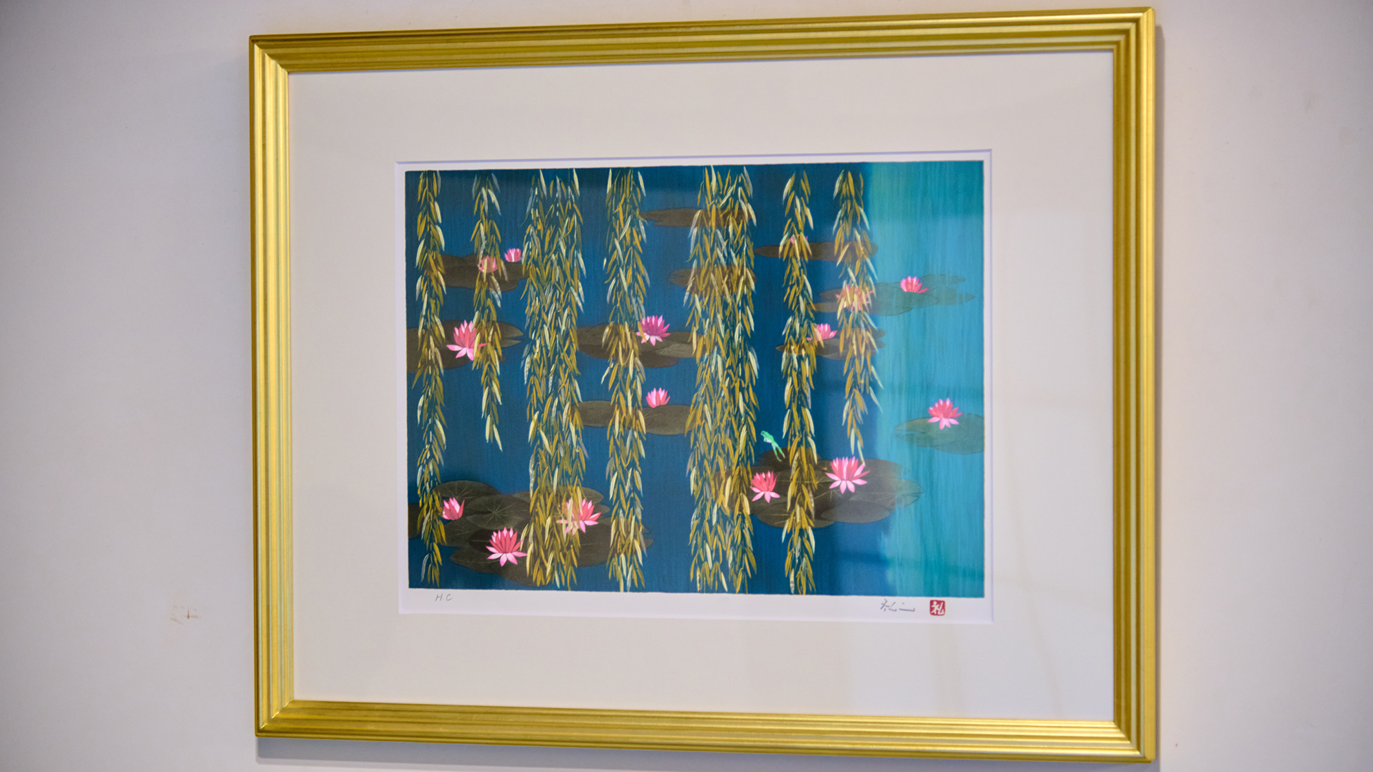 館内随所に配された骨董品や絵画