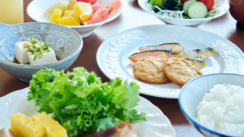 【さき楽30】30日前までの予約がお得な朝食付きプラン！地元食材が彩る充実の和洋ビュッフェ