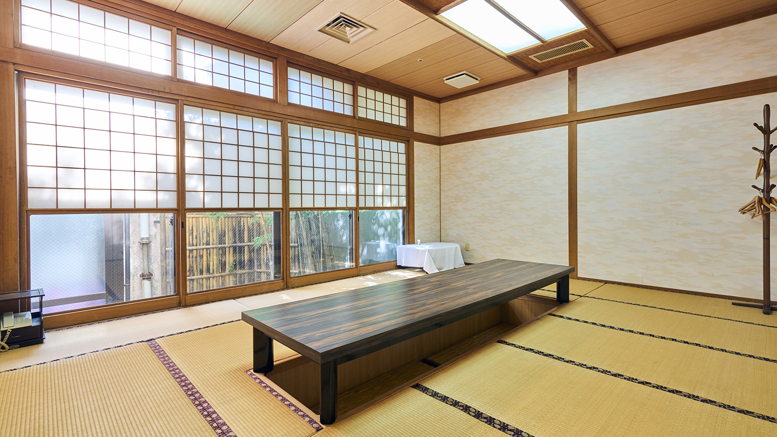 【日本料理　れいめい庵】