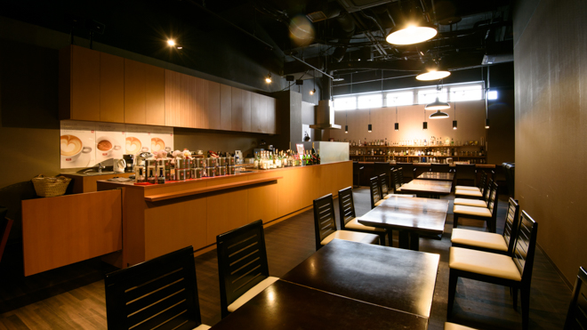 Bar&Sushi 紺と白　店内画像