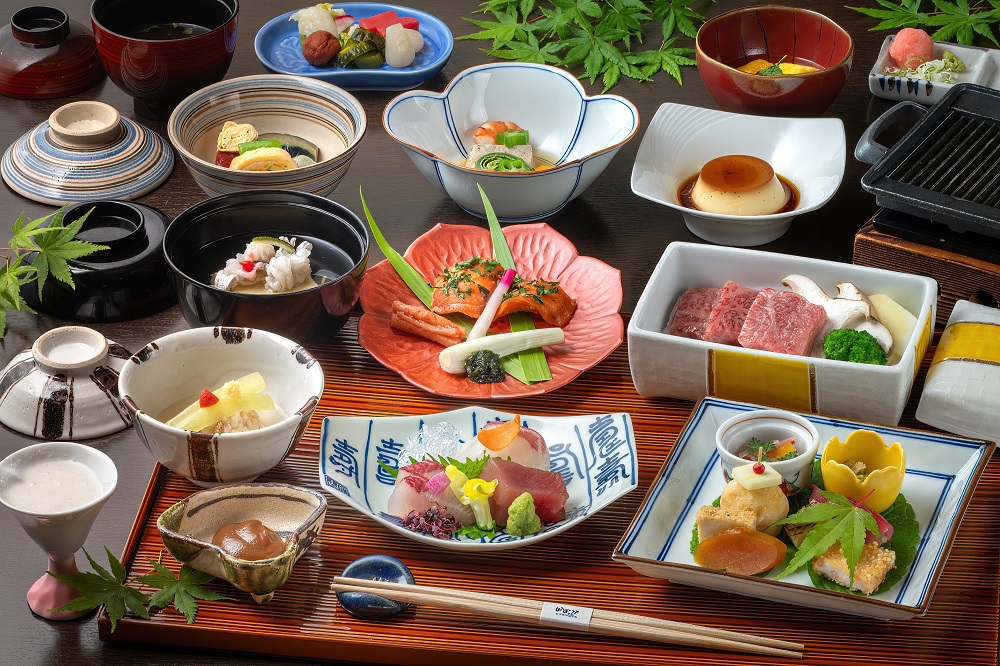 【月替わり懐石を個室で♪】季節の食材＆飛騨牛＆グランプリ受賞飛騨産『銀の朏（みかづき）』　