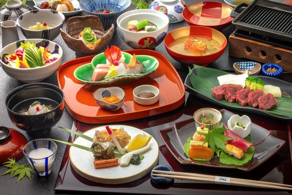 【料理長一押し自慢★★★】飛騨牛フィレ＆伊勢えび、のどぐろ等５点盛お刺身＆『銀の朏（みかづき）』♪