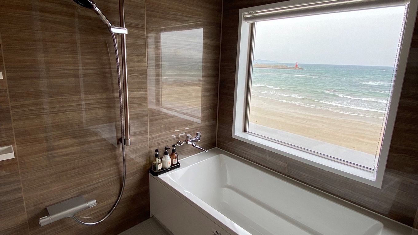 【12畳和室】バス・トイレ付（1〜5名）：海を眺めながら入るお風呂は格別♪