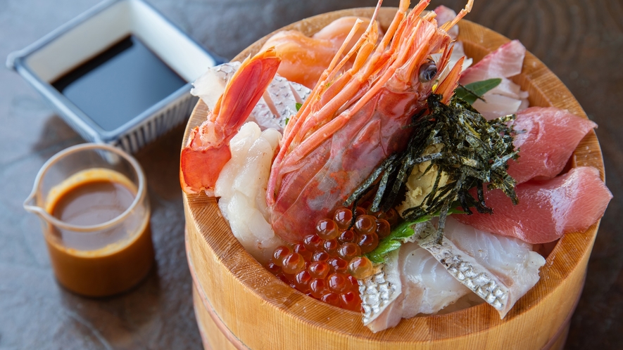 【海鮮丼】気軽に玄海旅館を体験！夕食は海鮮丼のお手軽プラン。
