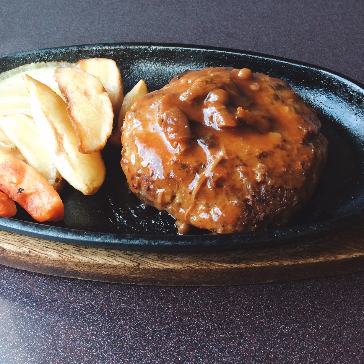 やわらぎ特製ハンバーグ