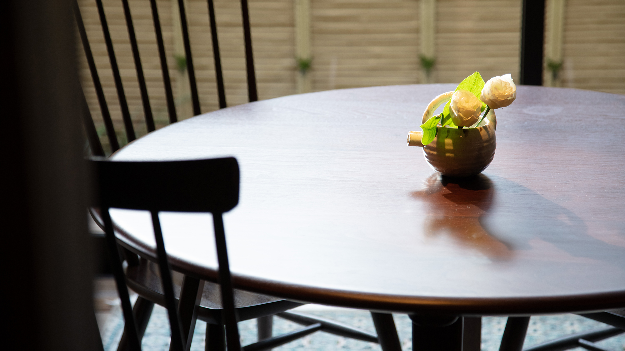 【別邸桜桃庵E‐ラグジュアリー：123】旅の会話に彩りを添える「ダイニングルーム」が自慢のお部屋