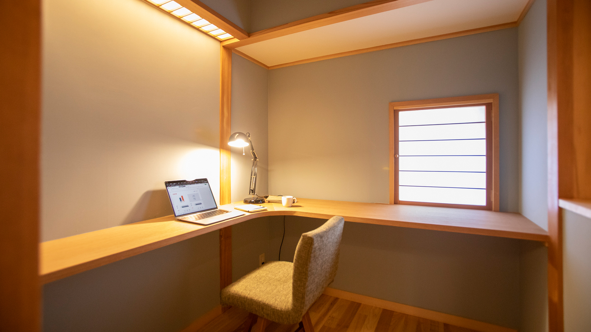 【エグゼクティブ和洋室B&rsquo;】ビジネスなどのPC作業も快適なワーケーションスペース