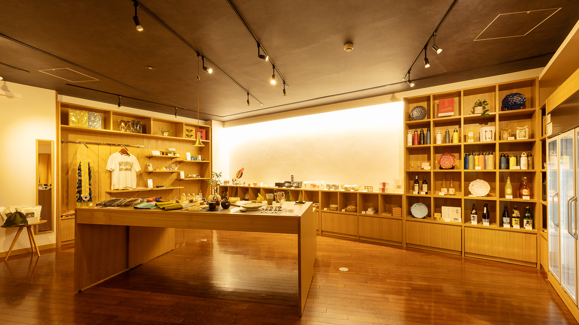 【一楽商店】ビールや山形の名産品など、お土産に選びたいアイテムが勢揃い