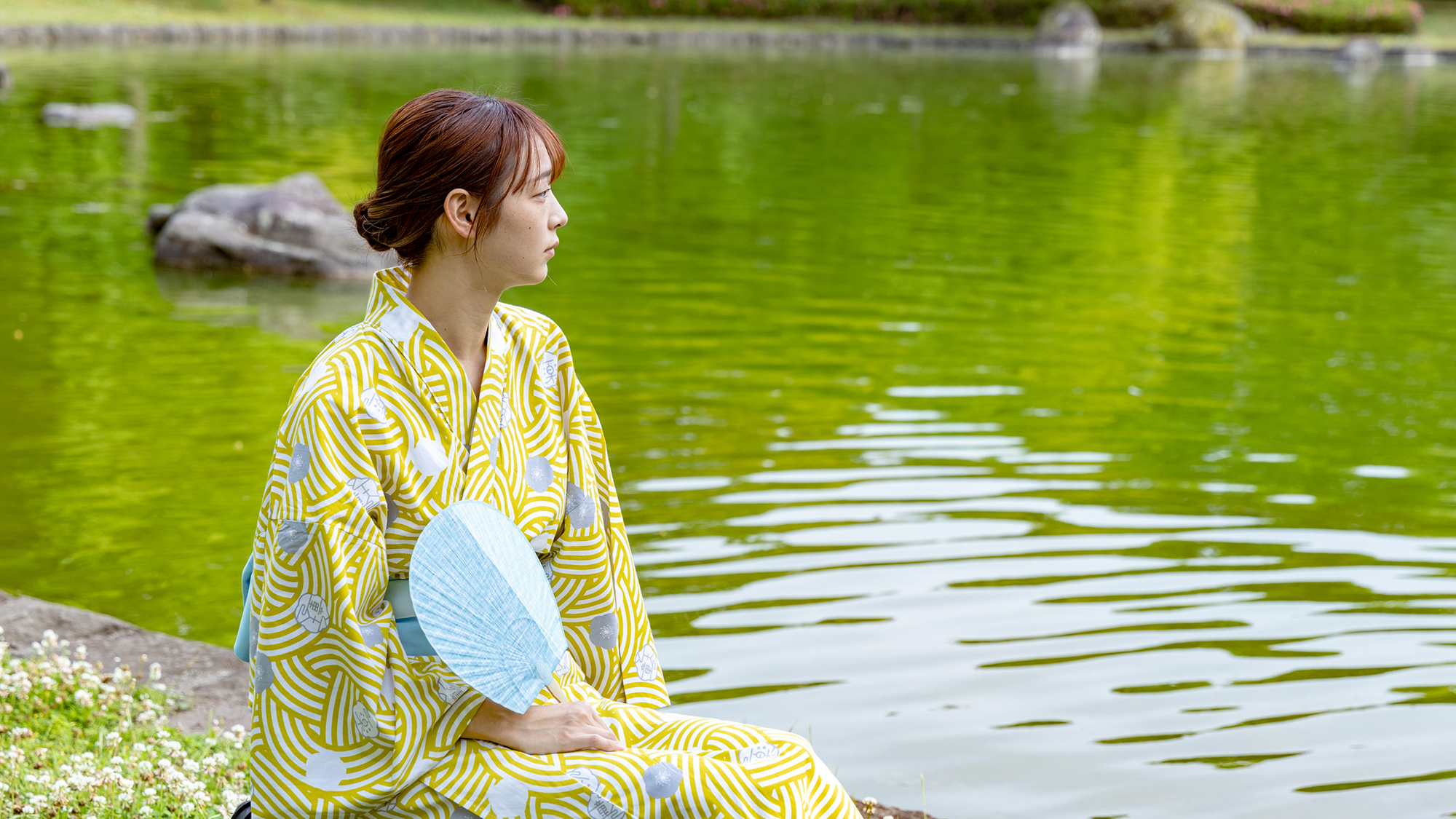 浴衣に身を包み、ゆったりと流れる時間に身を委ねるひととき。