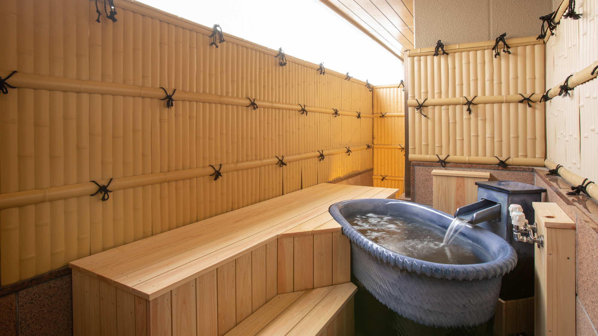 【露天風呂付和室C】リーズナブルでも、お部屋で露天風呂がお楽しみいただけます。