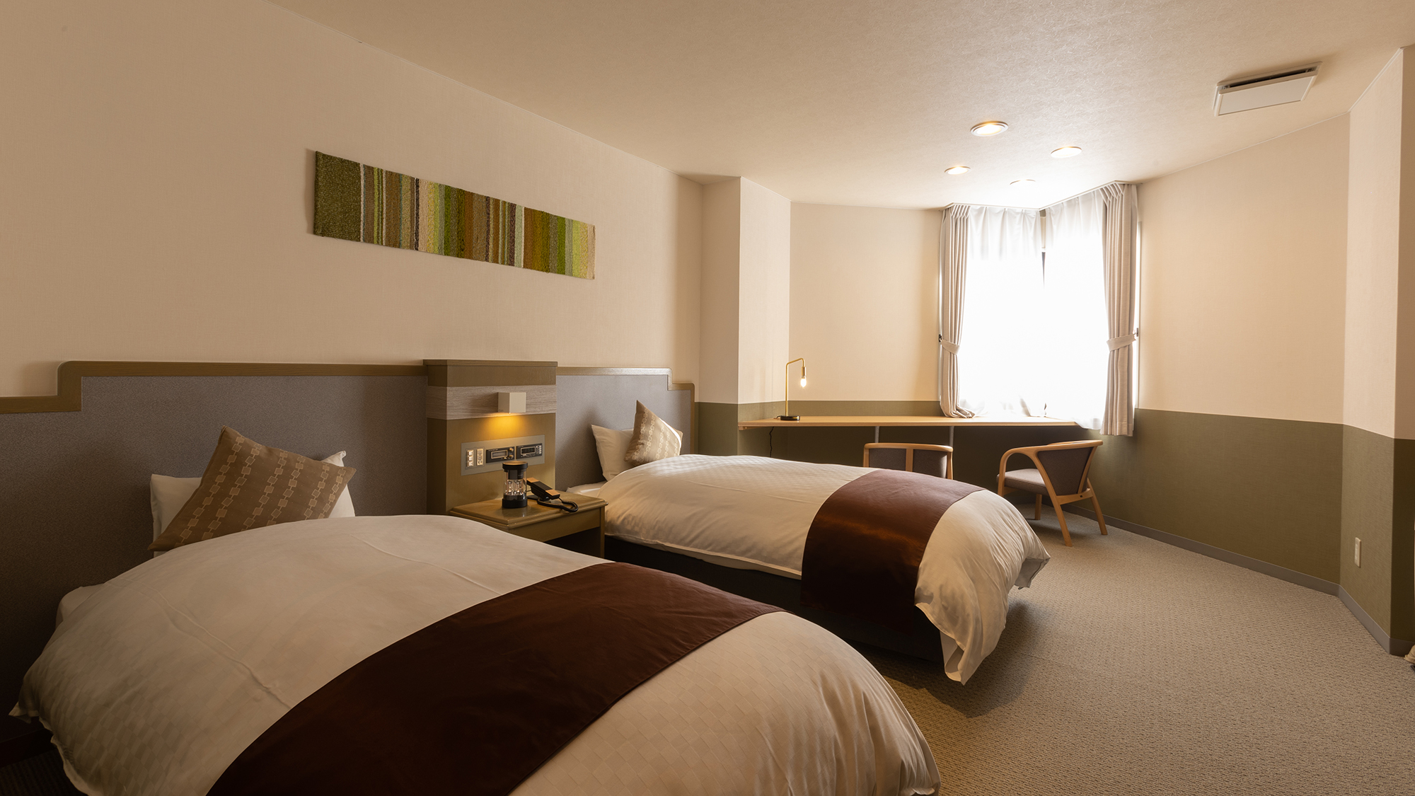 【洋室ツインルーム】気軽な旅に最適。シングル&times;2台のスタンダードなお部屋。