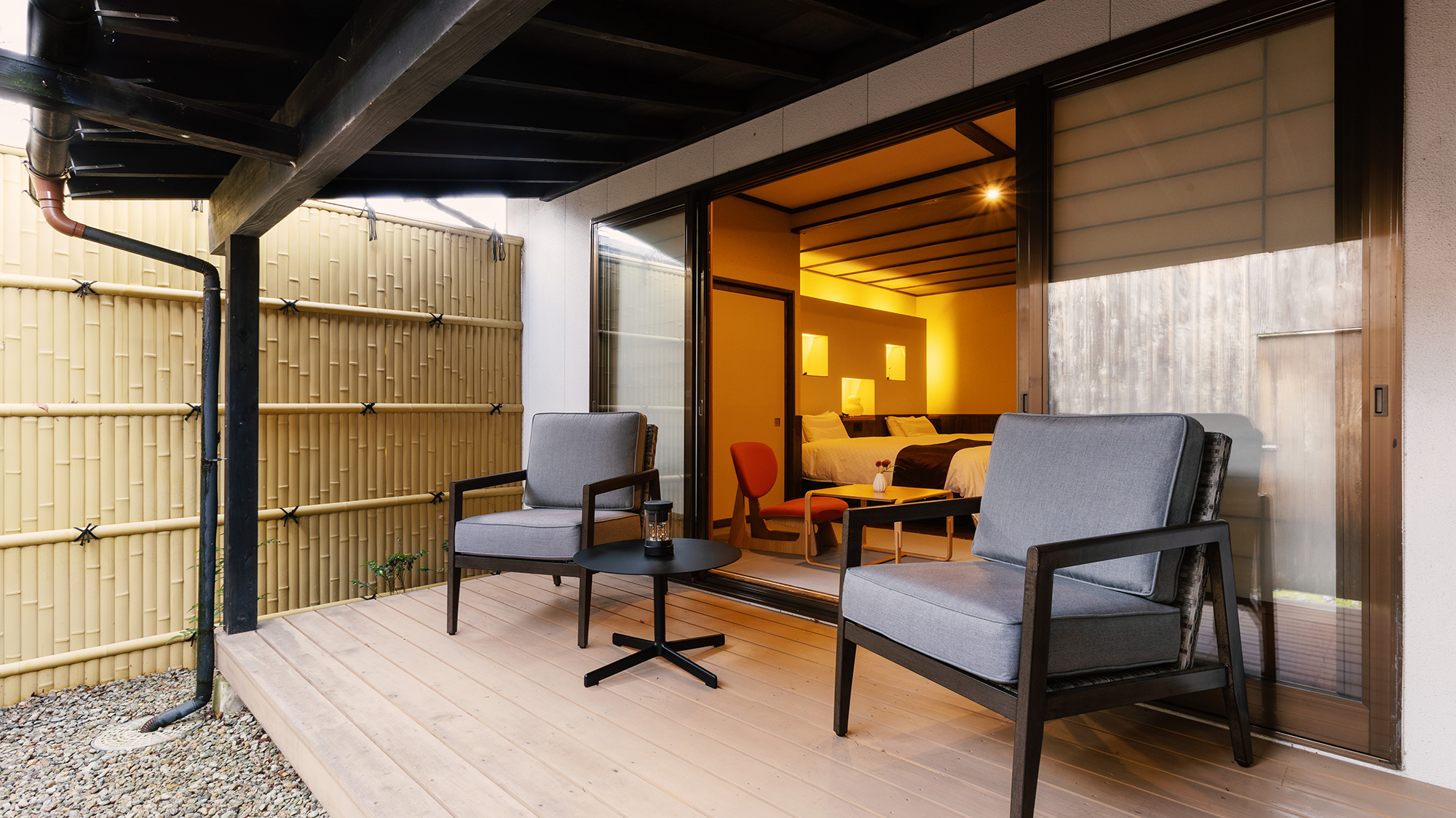 【別邸桜桃庵E‐ラグジュアリー：123】爽やかな風が吹くテラスで、のんびりとした休息を。