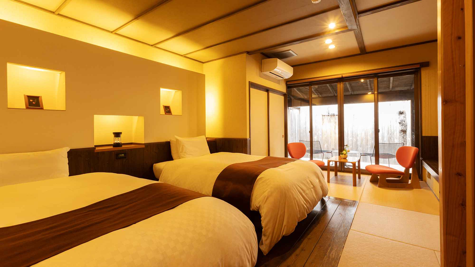 【別邸桜桃庵D‐スイート：121】セミダブルサイズの快適なベッド