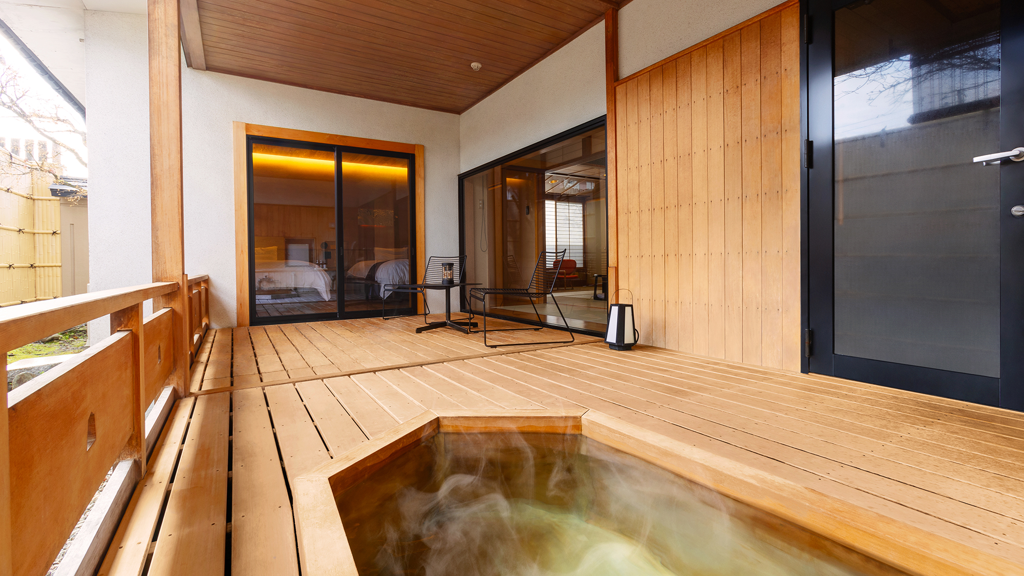 【別邸桜桃庵F‐スイート特別室：128】名産地天童ならではの、将棋駒の形をした露天風呂