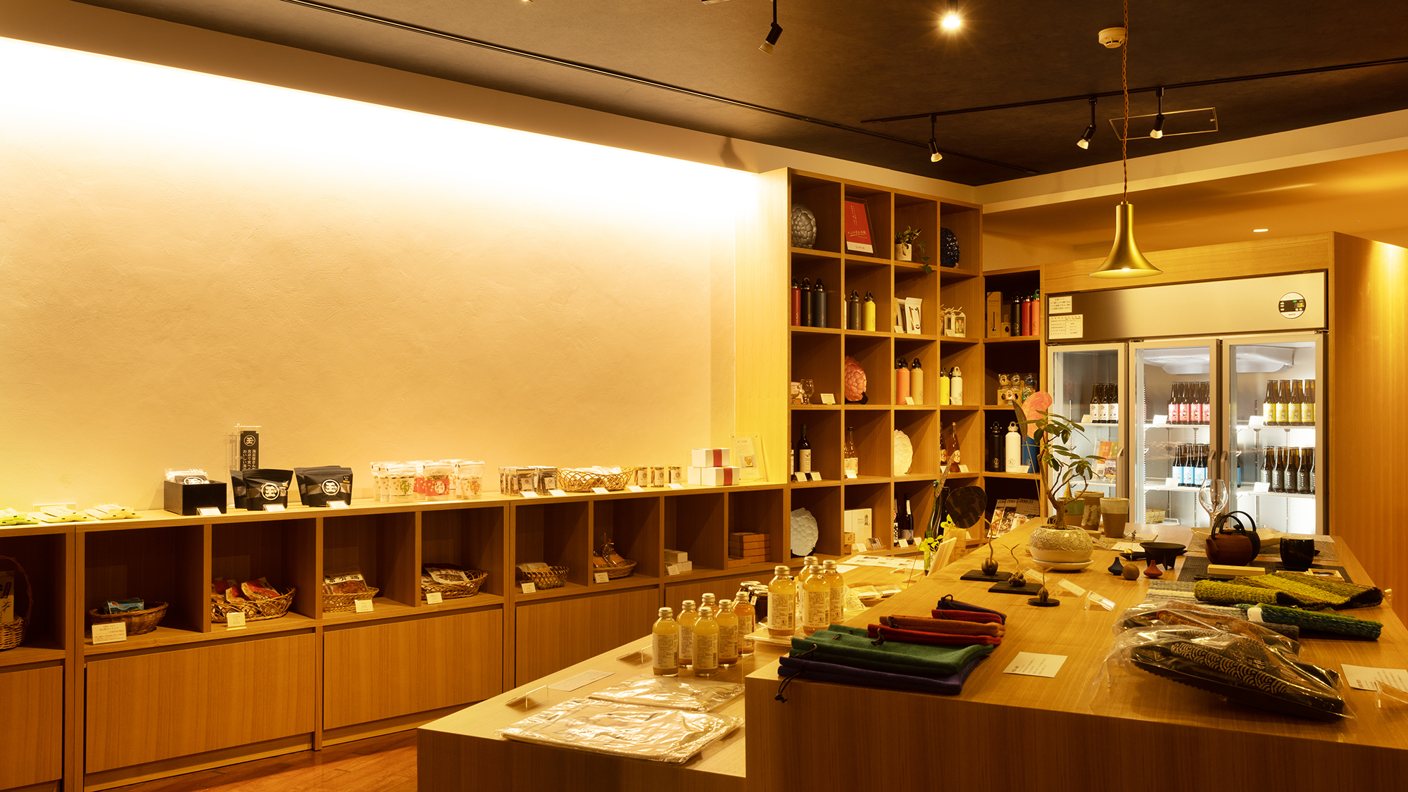 【一楽商店】ビールや山形の名産品など、お土産に選びたいアイテムが勢揃い