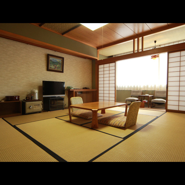 [Guest room example] Japanese-style room with 10 tatami mats