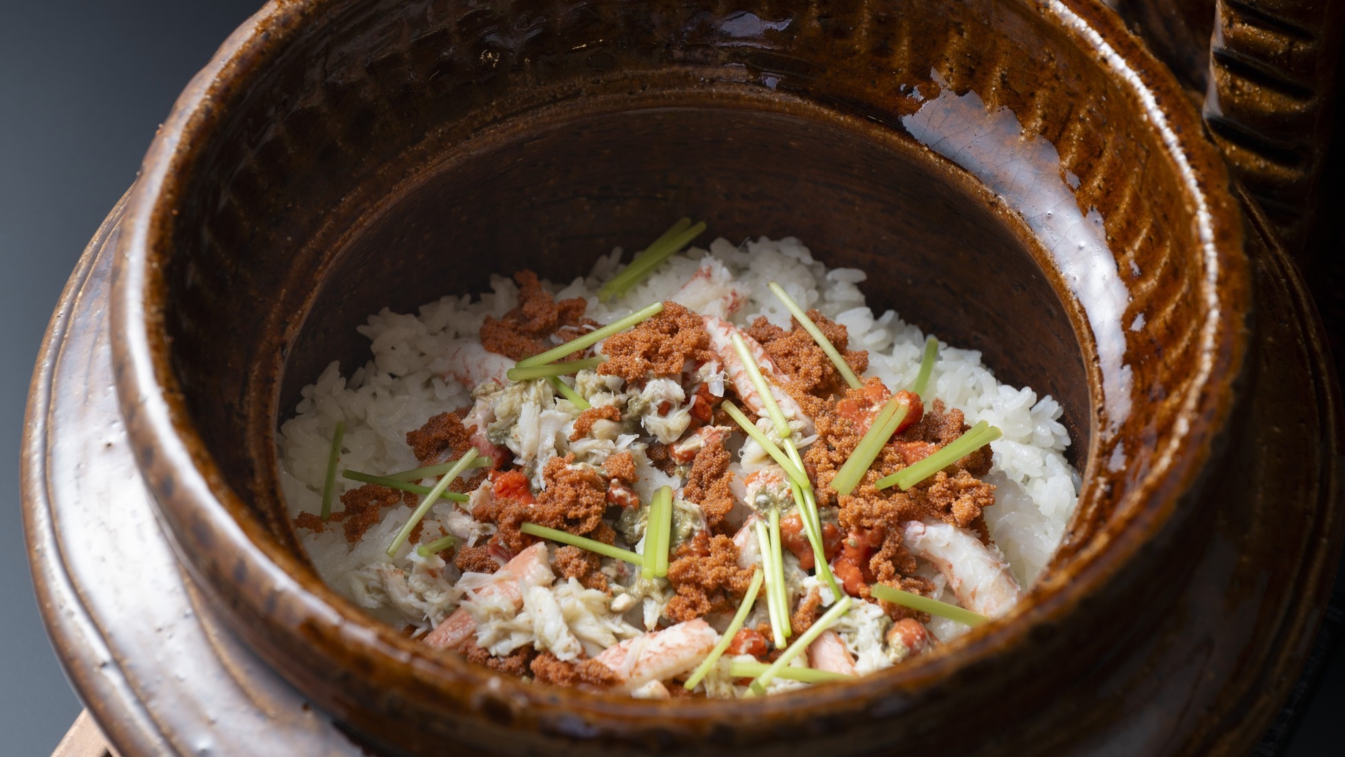 日本海を代表する海の幸「のど黒＆鮑」と季節限定の「香箱蟹」を堪能《夕食・朝食お部屋食》