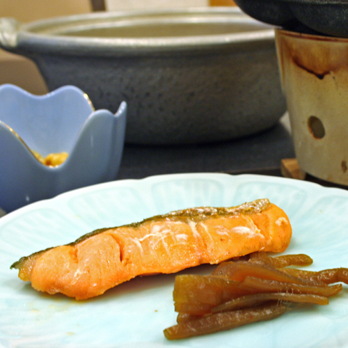 *個室でペットと一緒にゆっくり朝ごはん!旅館ならではの和定食をご用意致します。