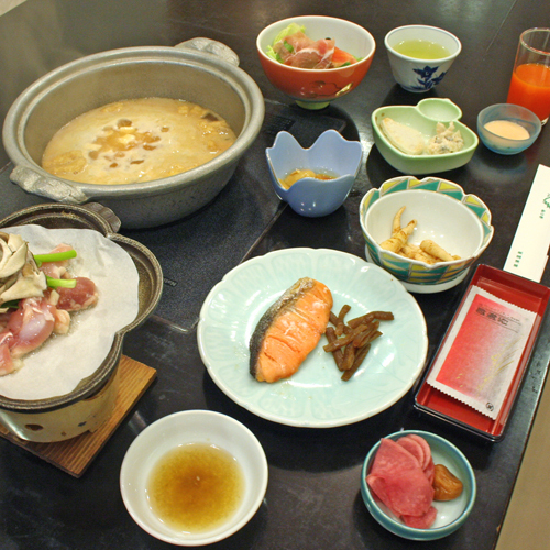 *栄養バランスしっかりの和定食。暖かい味噌汁が体に沁みわたります!