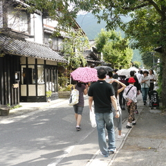 湯の坪街道