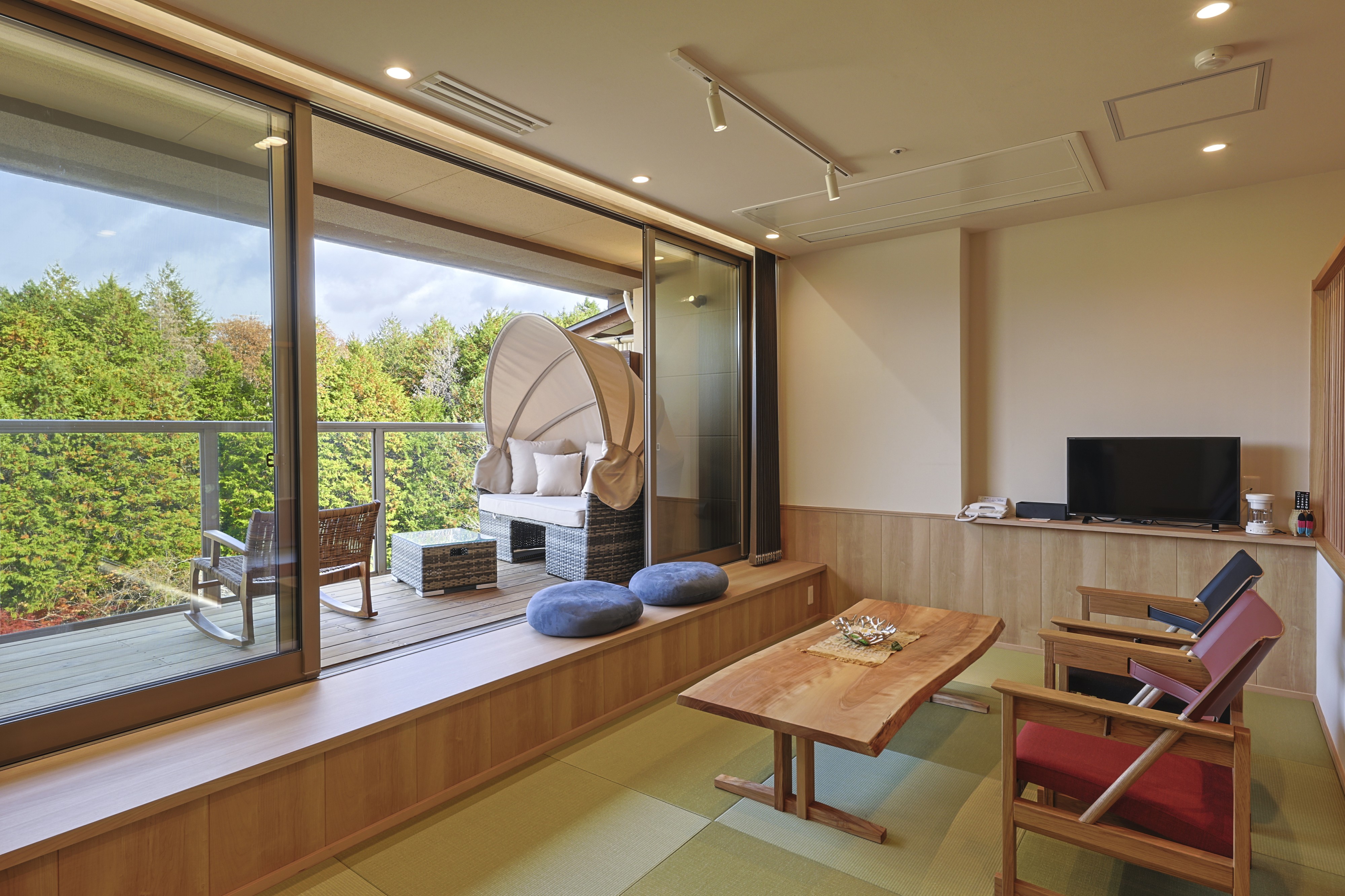 露天風呂付プレミアムルーム「うぐいす」①