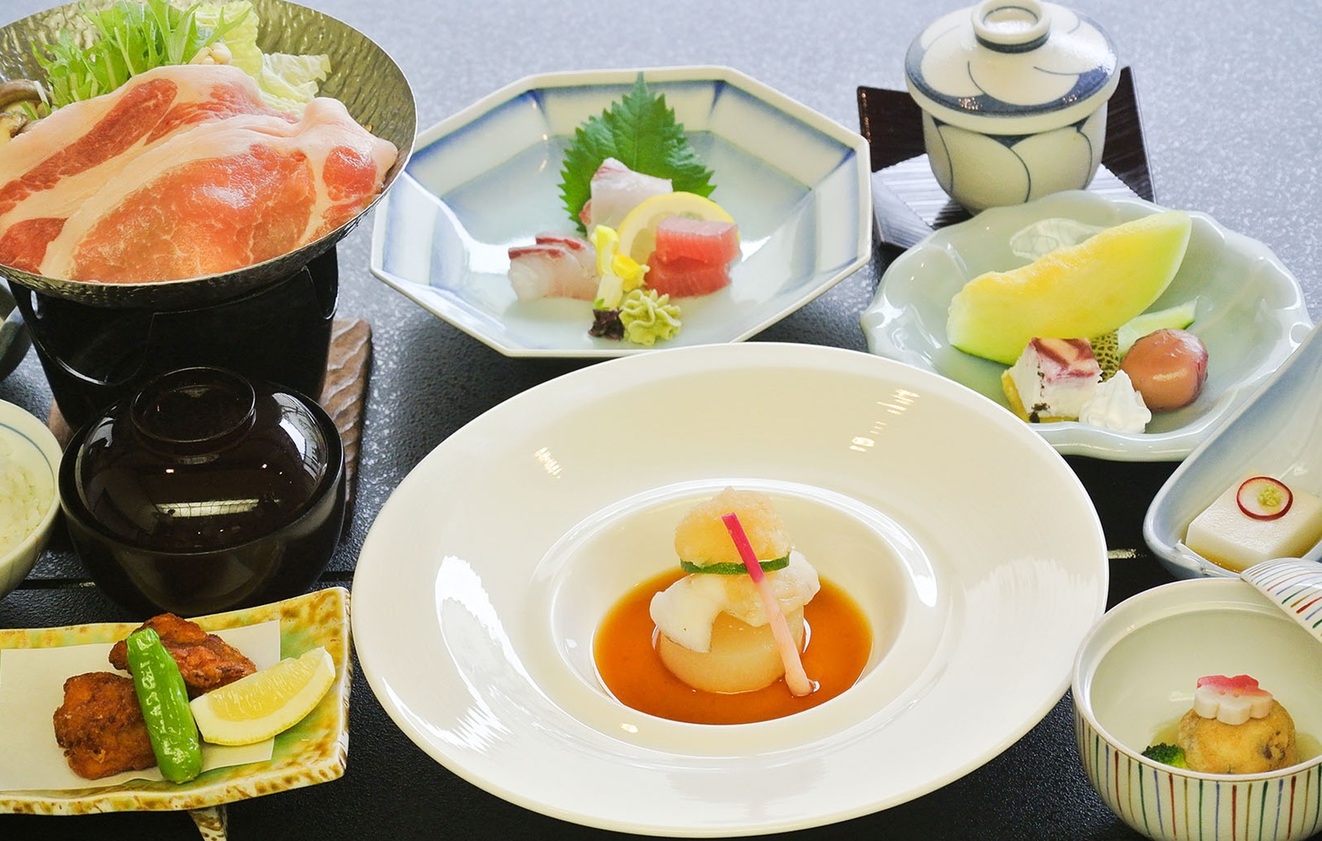 しあわせの村『本館』 冬の宿泊プラン ≪ 華（はな） ≫  ※ご夕食時間 17時30分〜