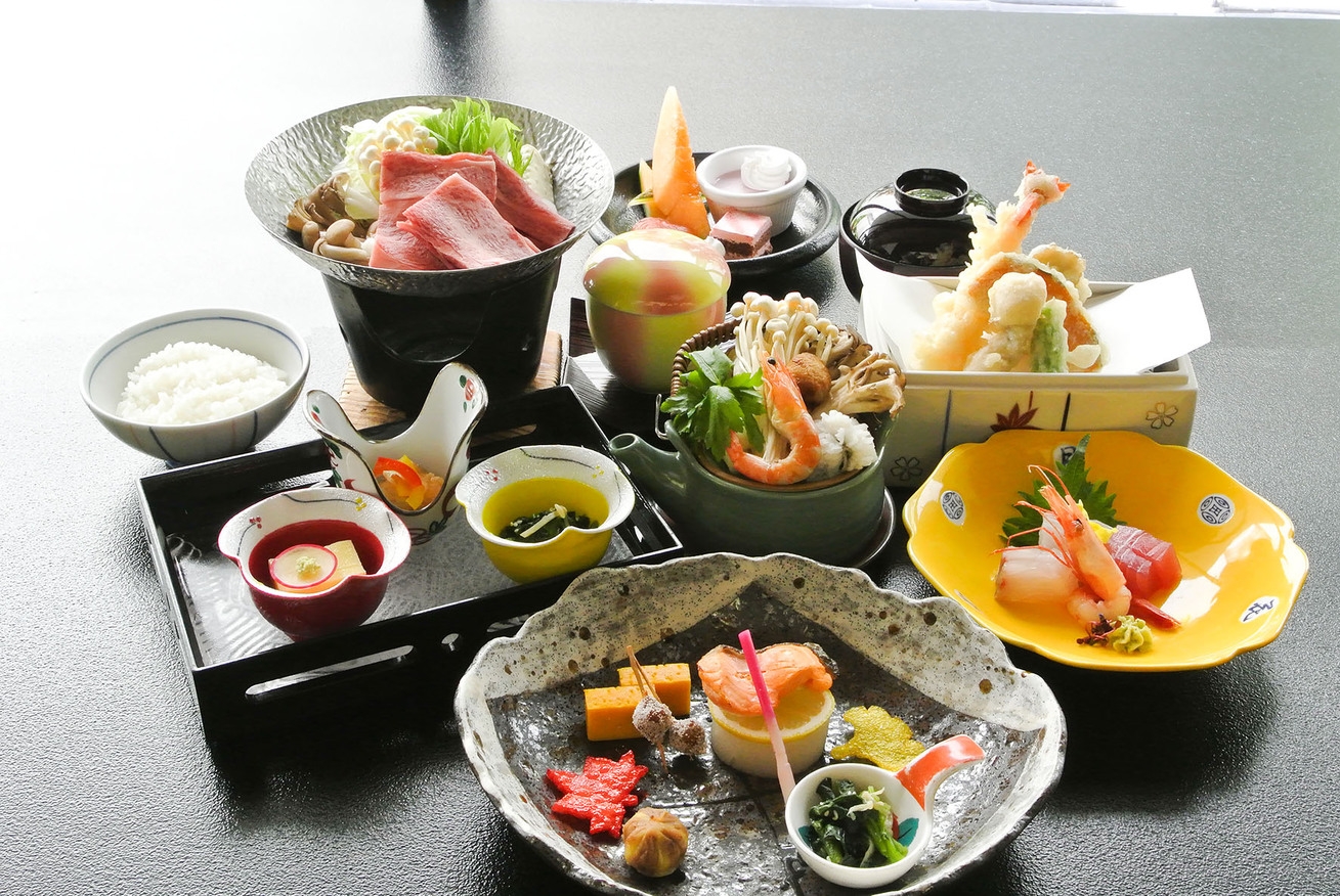 しあわせの村『本館』秋の宿泊プラン ≪ 極（きわみ）≫ ※ご夕食時間 17時30分〜