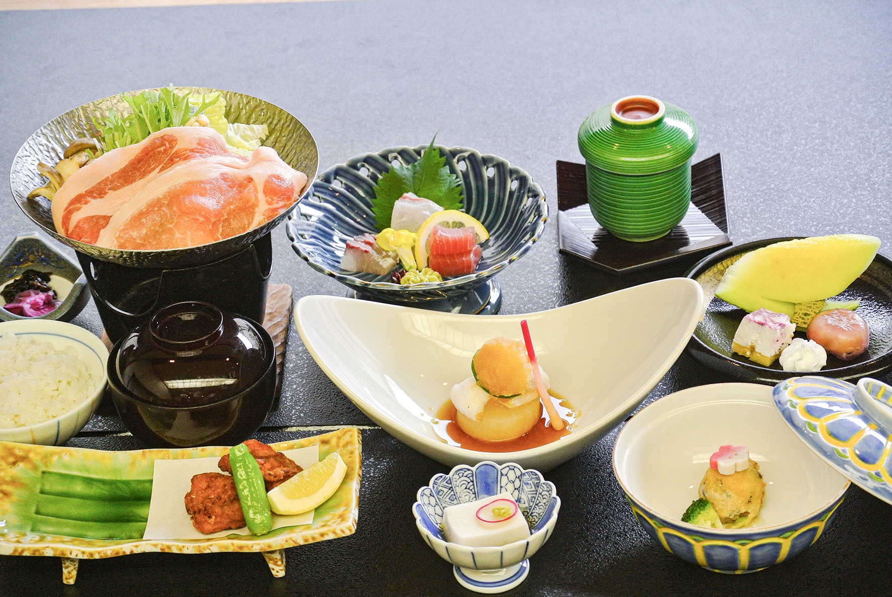 しあわせの村『本館』 早春宿泊プラン ≪ 華（はな） ≫  ※ご夕食時間 17時30分〜