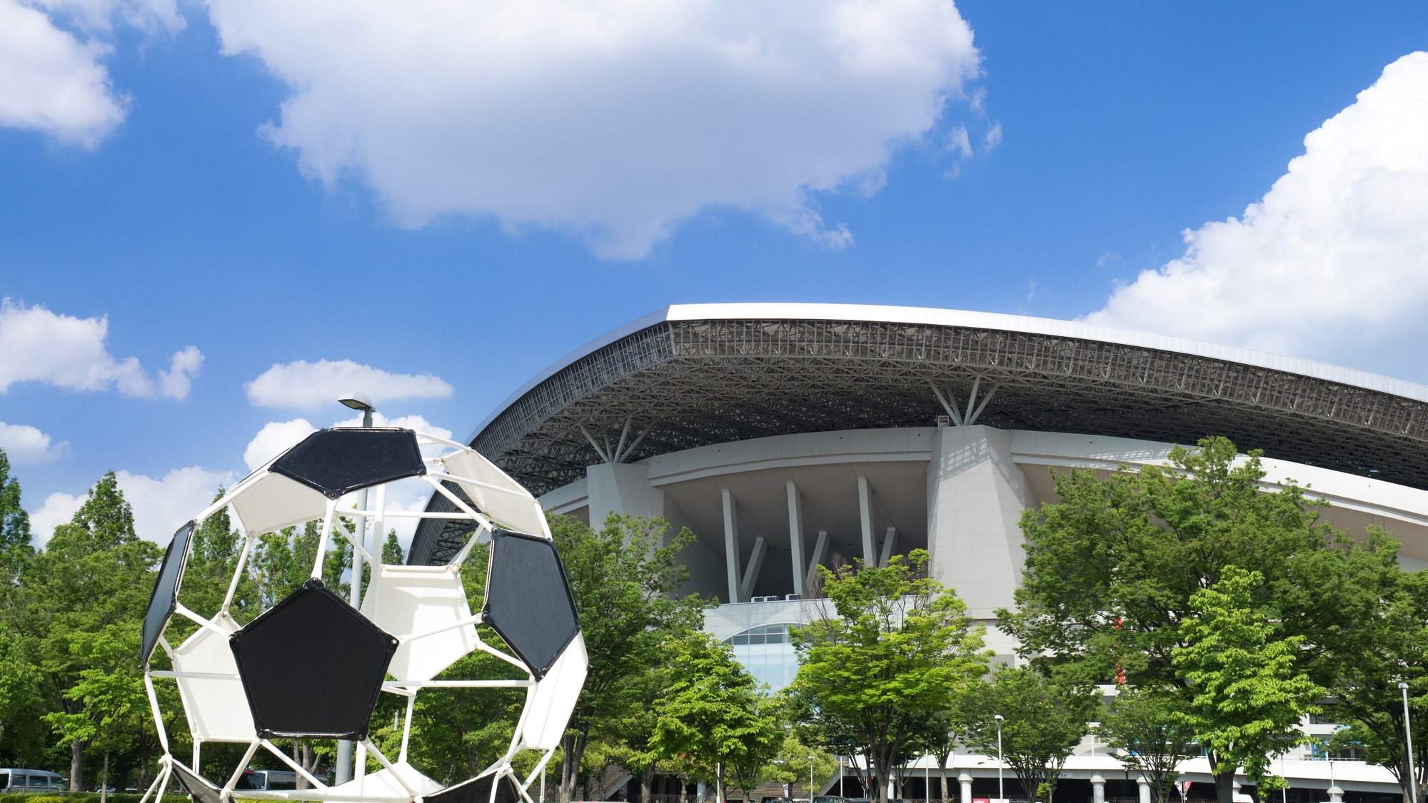 【当館から車で30分】埼玉スタジアム　Jリーグ浦和レッズの本拠地で、サッカー観戦を楽しめる