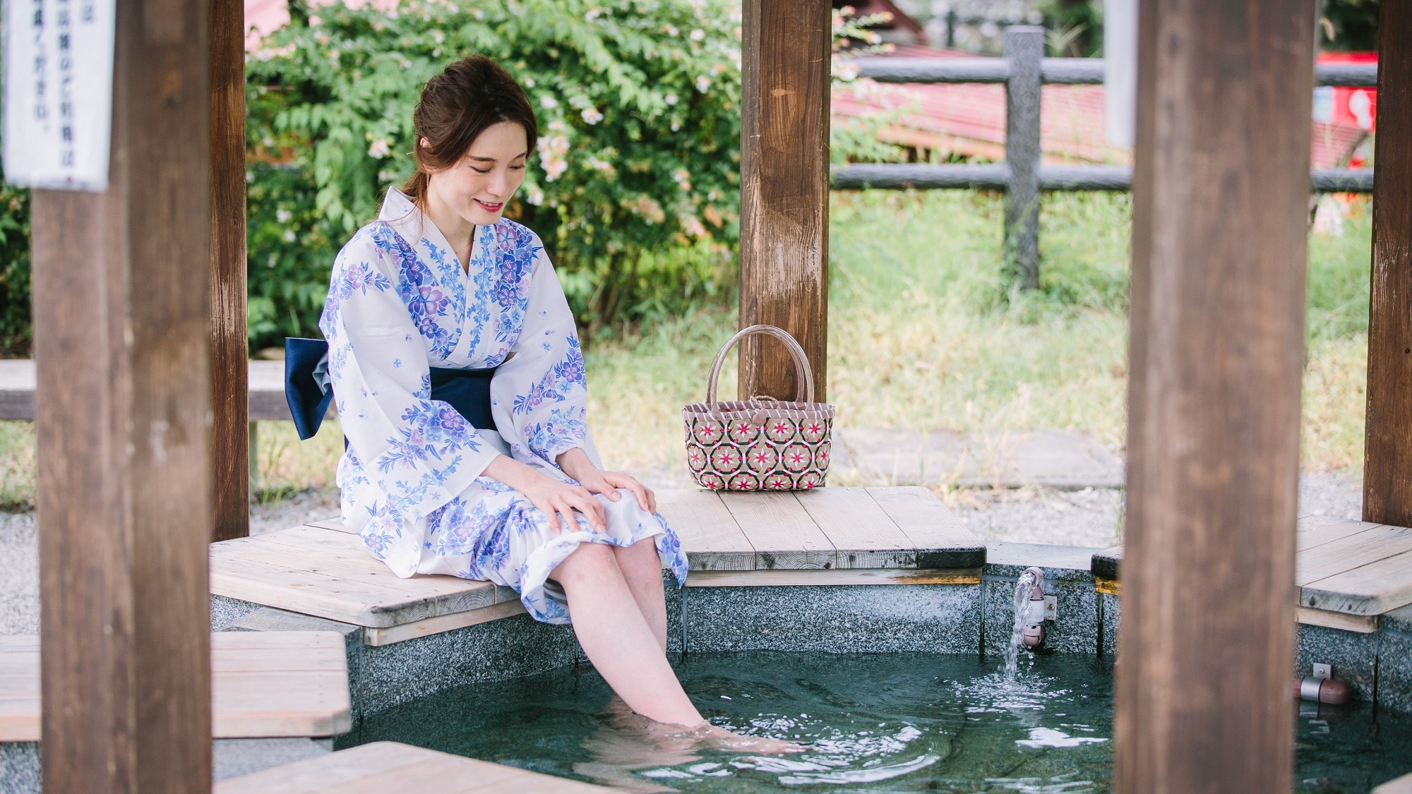 ■足湯ななくり　別所温泉にある足湯ななくりは当館より徒歩5分