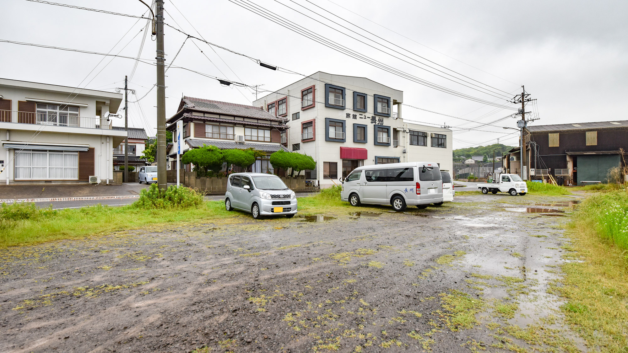 *【駐車場】30台分の無料駐車場アリ。