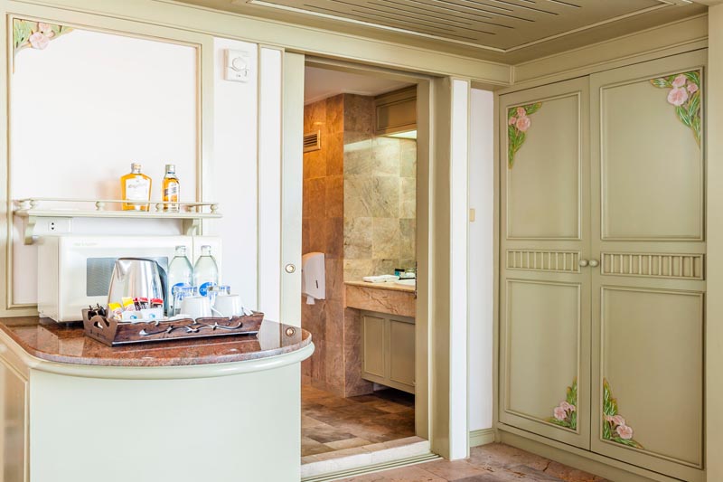 ジュニアスイート