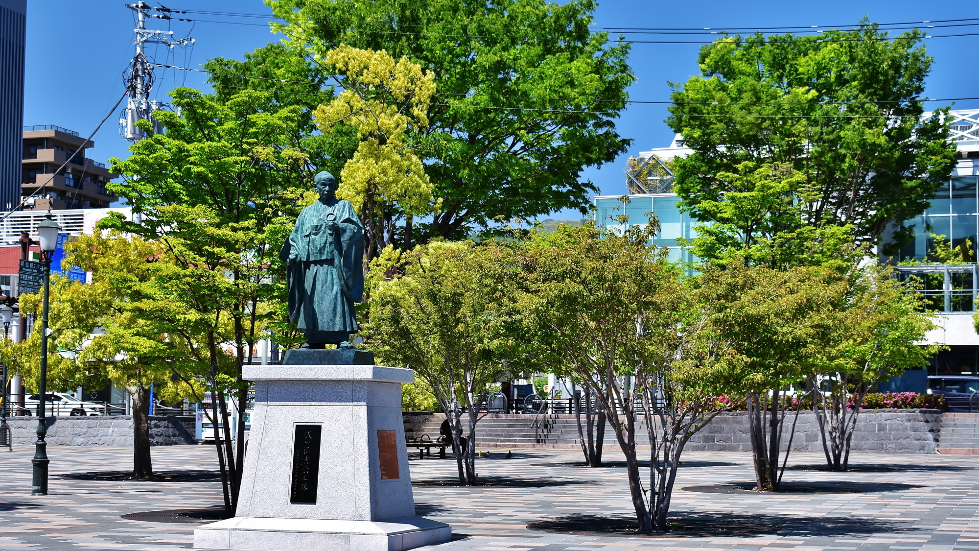 【武田信虎公像】JR甲府駅北口に佇む、武田信玄公の父「武田信虎公像」