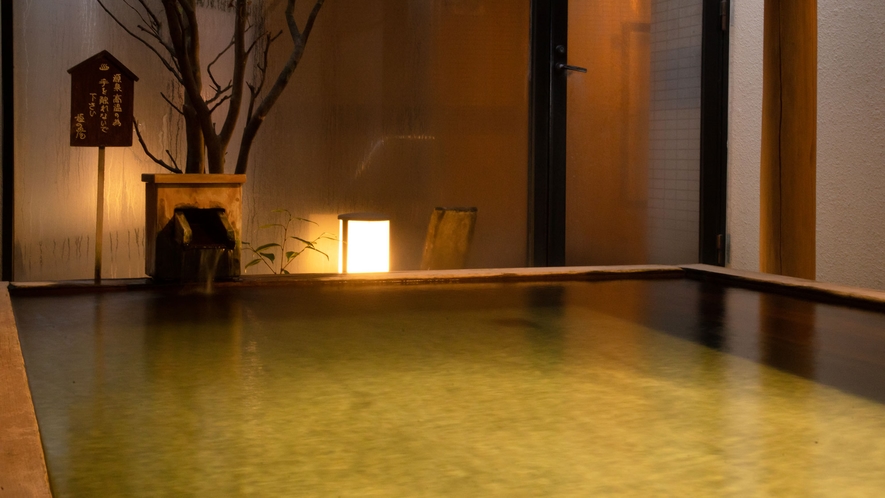 【露天風呂】源泉の露天風呂は疲れた体を癒します