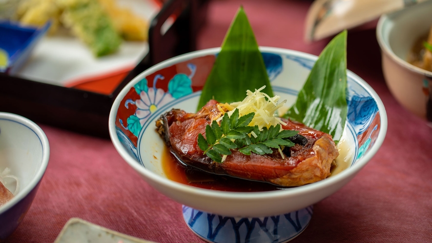 【田舎料理】一例。先代がこだわって作る自慢の一品。