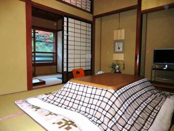 [Japanese-style room in the main building] When it gets cold
