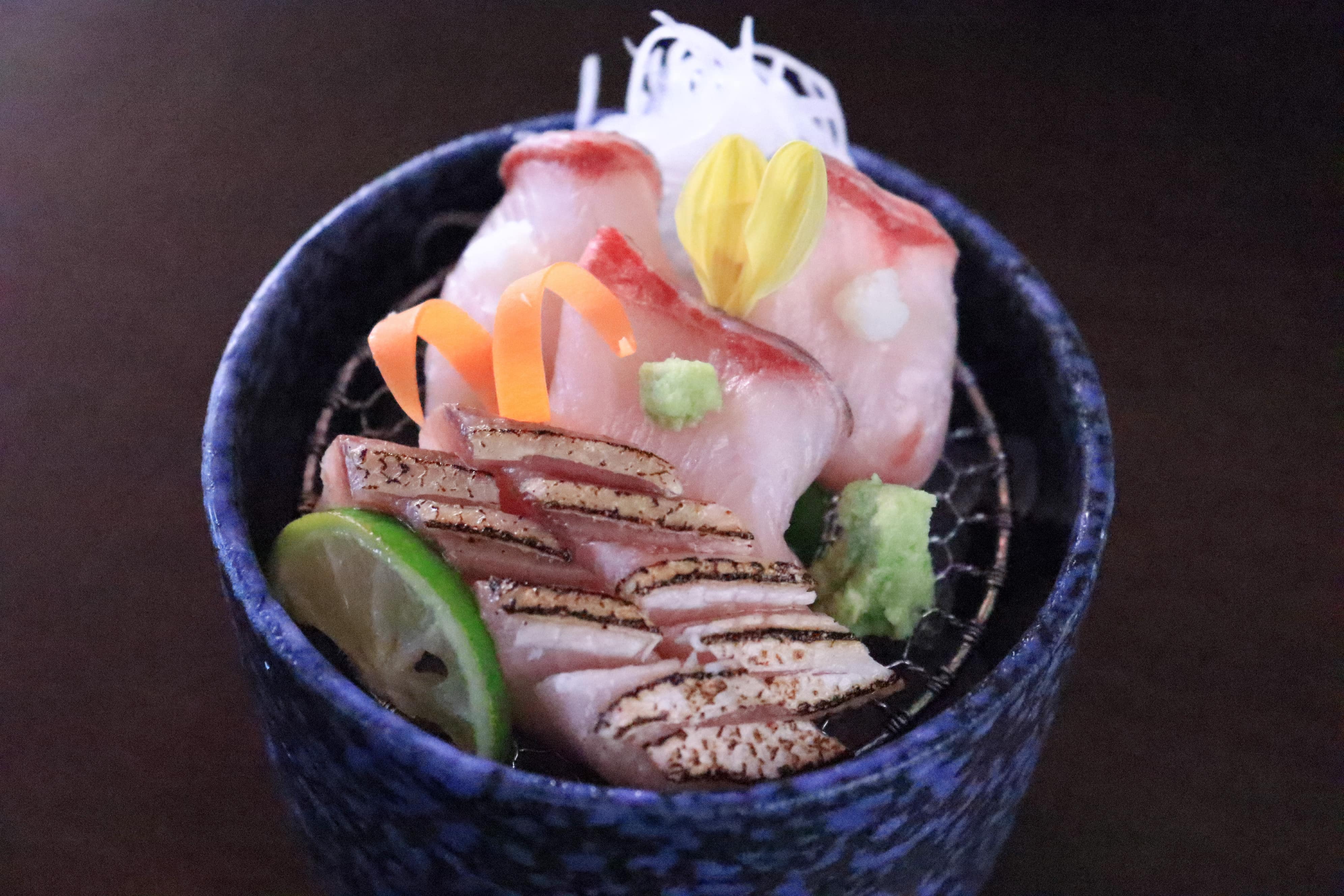 お造り(鰤赤身、炙り鰤トロ)