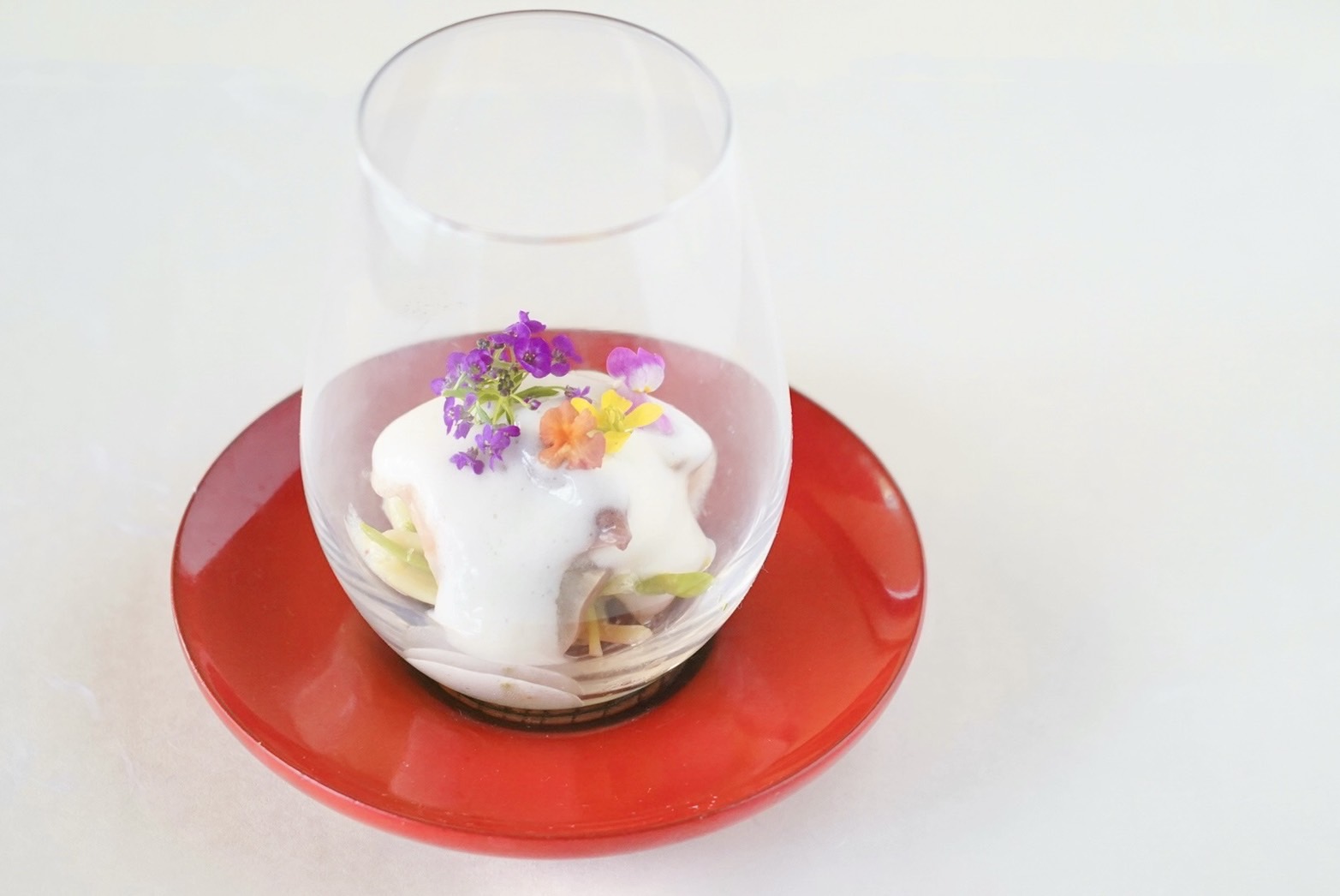 春御膳　鱒とホタルイカの酢の物