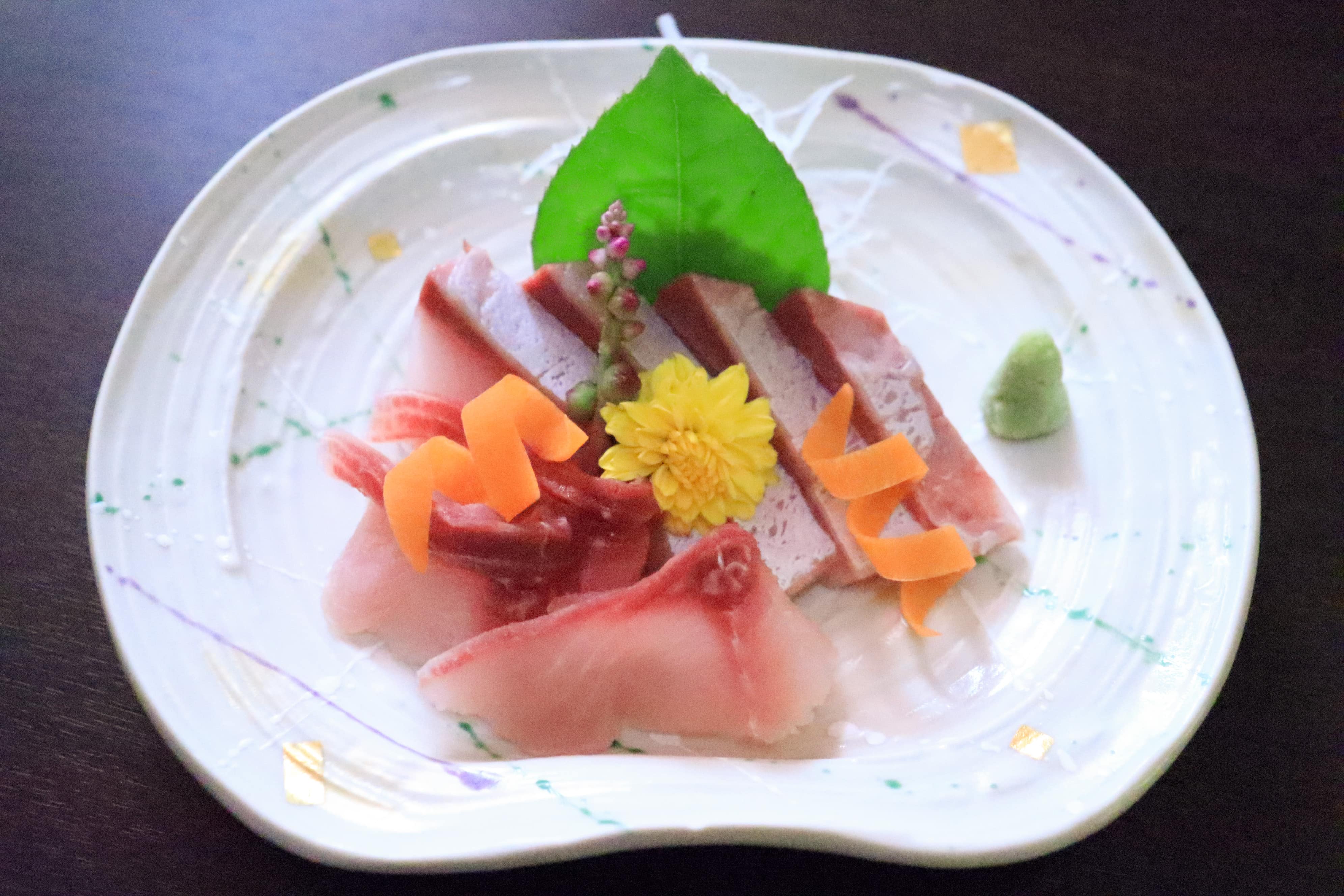 お造り(鰤、鯉)