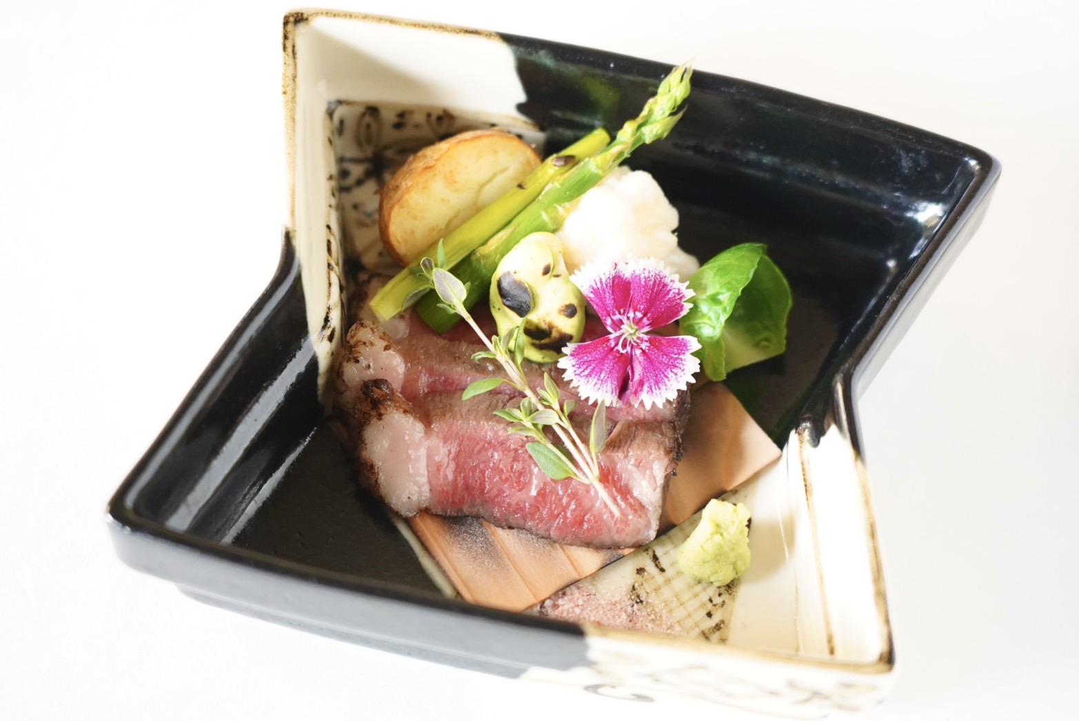 春の特別会席　「とやま和牛 酒粕育ち」炭火焼き 桜塩と共に