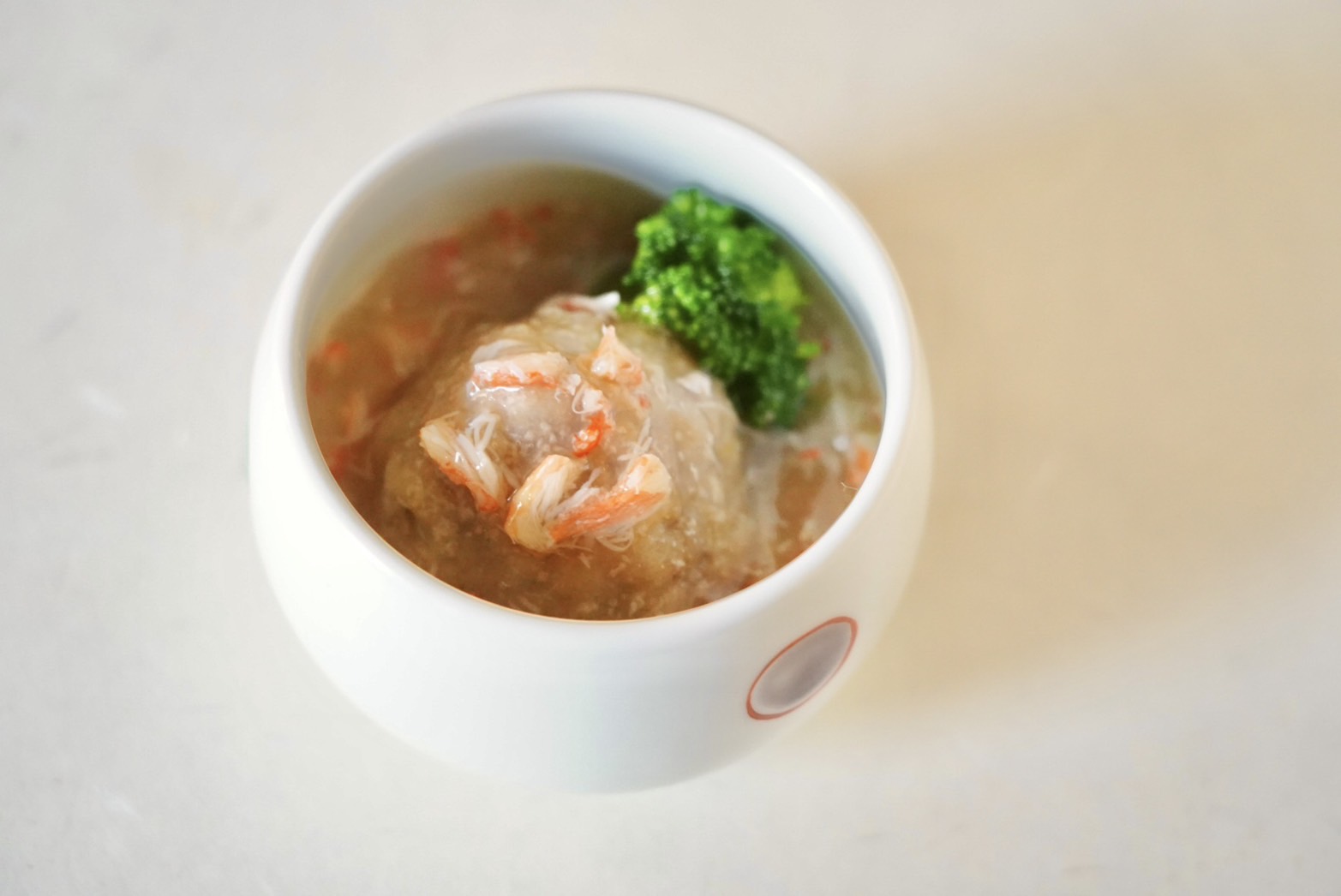 冬の基本会席　里芋饅頭 紅ズワイ蟹餡