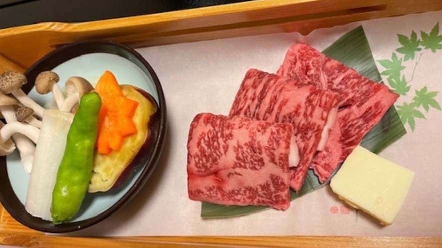 夕食一例　健康的に育てられた赤身の牛肉