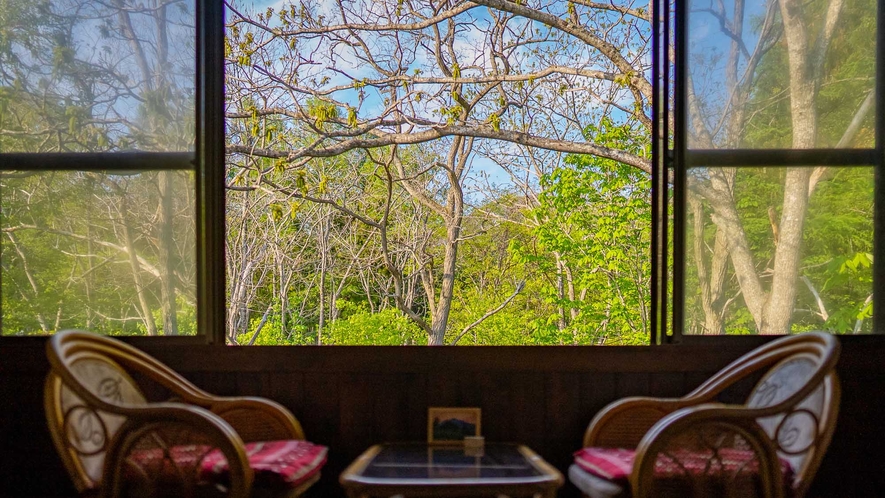・【和室一例】窓からは津軽国定公園の眺めをお楽しみいただけます