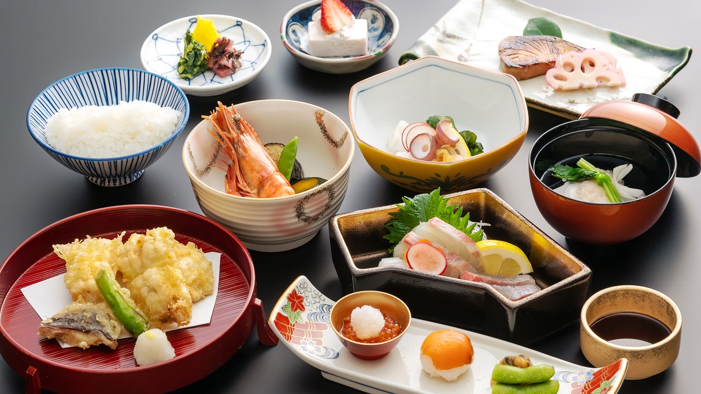 【2食付（懐石料理）】旬の味覚を気軽に楽しみませんか？季節の地元食材を用いた2食付きプラン