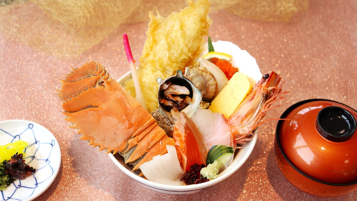 【2食付（海鮮丼）】浜田が誇るより取り見取りな旬な鮮魚を、地元産こしひかりと丼でいただく至福の時